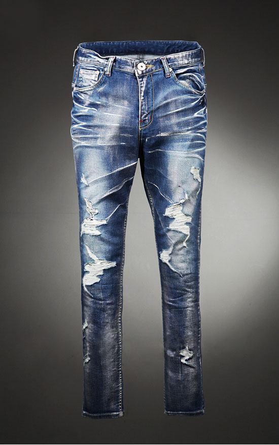 white damage jeans